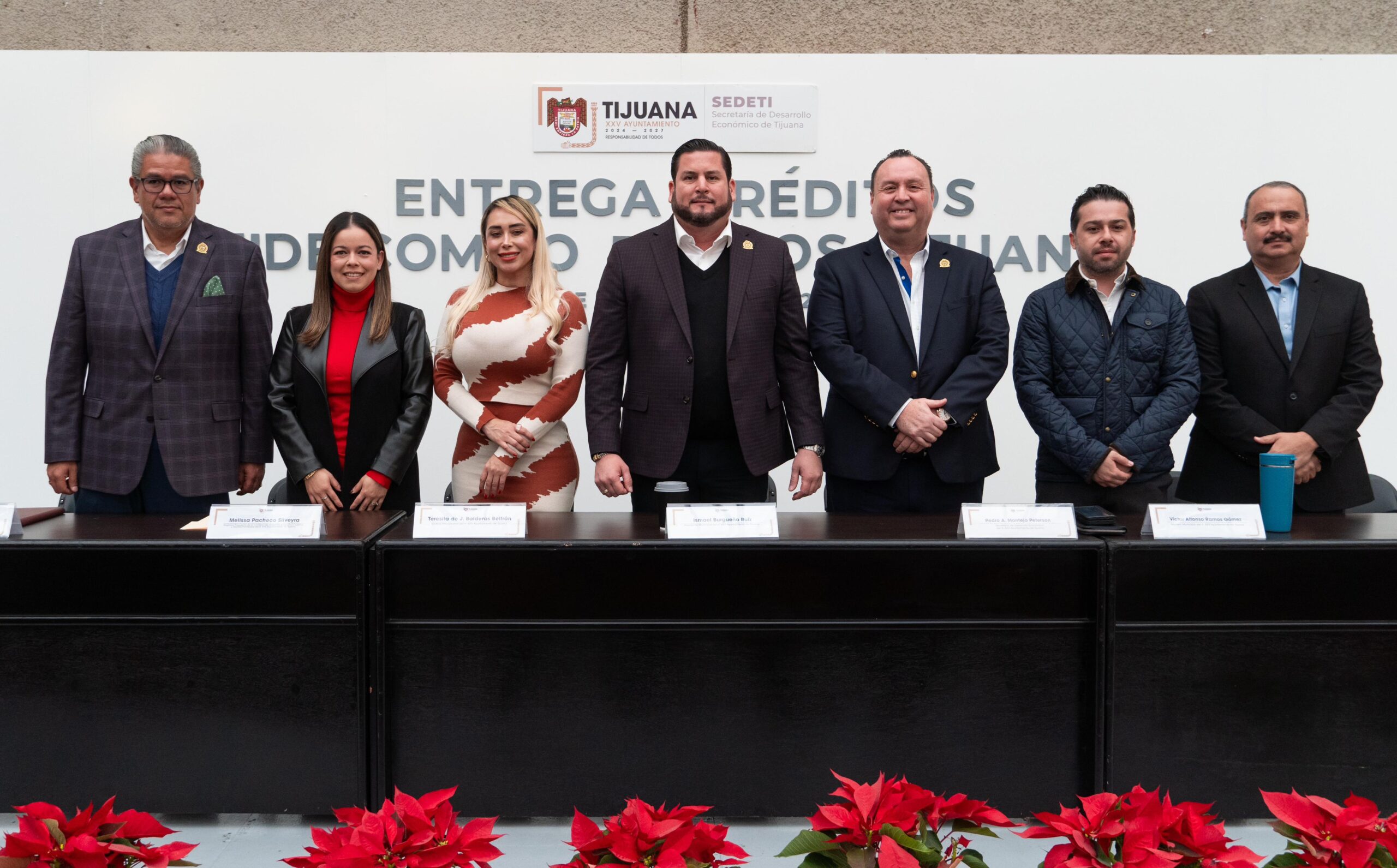 MÁS DE 13 MDP ENTREGA ALCALDE ISMAEL BURGUEÑO EN CRÉDITOS A EMPRENDEDORES TIJUANENSES