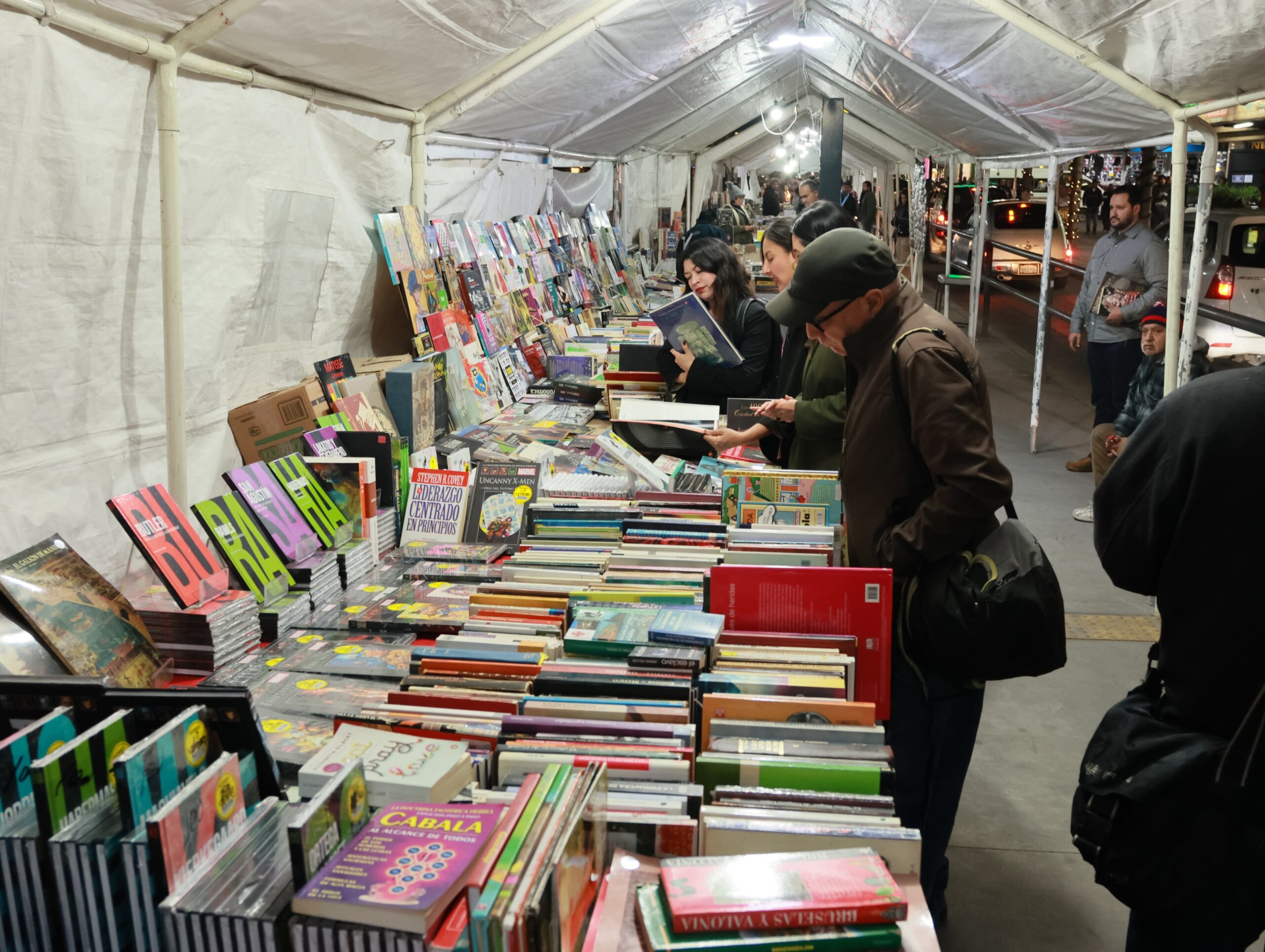 INVITA PRESIDENTE MUNICIPAL, ISMAEL BURGUEÑO A VISITAR LA FERIA DEL LIBRO ANTIGUO Y DE OCASIÓN EN LA AVENIDA REVOLUCIÓN