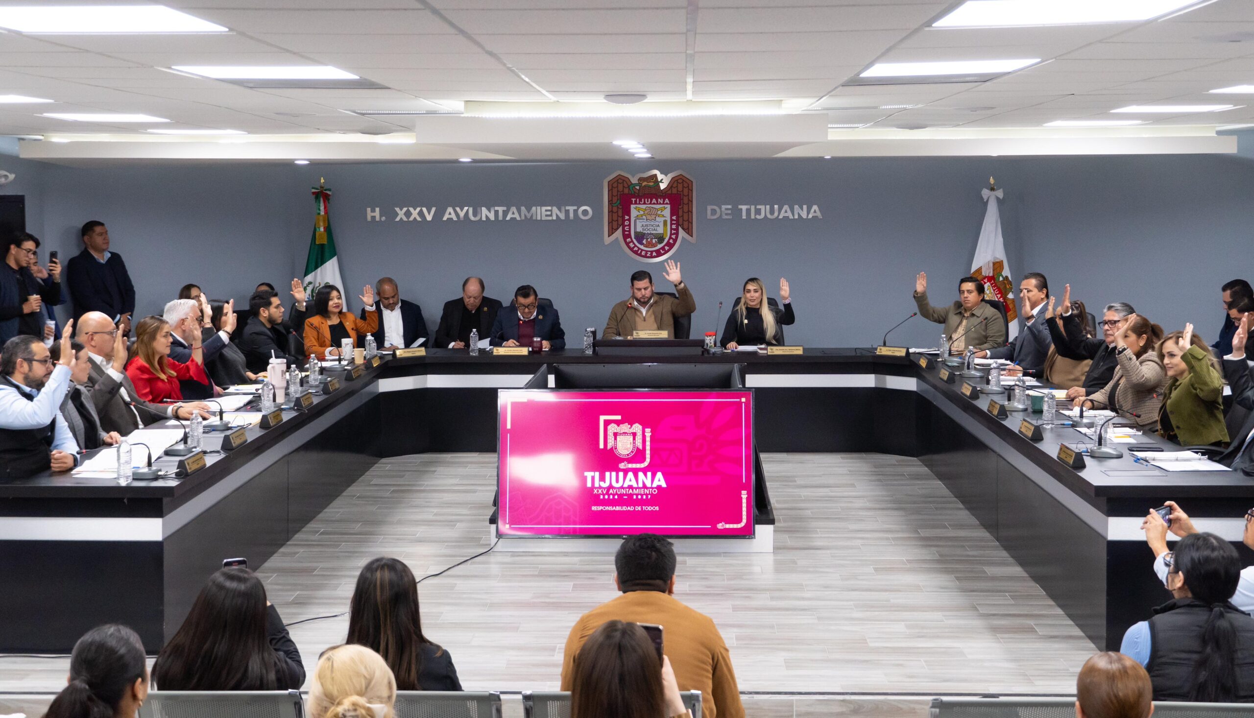 NUEVA POLICÍA METROPOLITANA, CONFORMADA CON TIJUANA, ROSARITO Y TECATE, ÉSTE CON TODA LA CORPORACIÓN SUSPENDIDA NO PASAN EL CONTROL DE CONFIANZA Y SIN  PATRULLAS