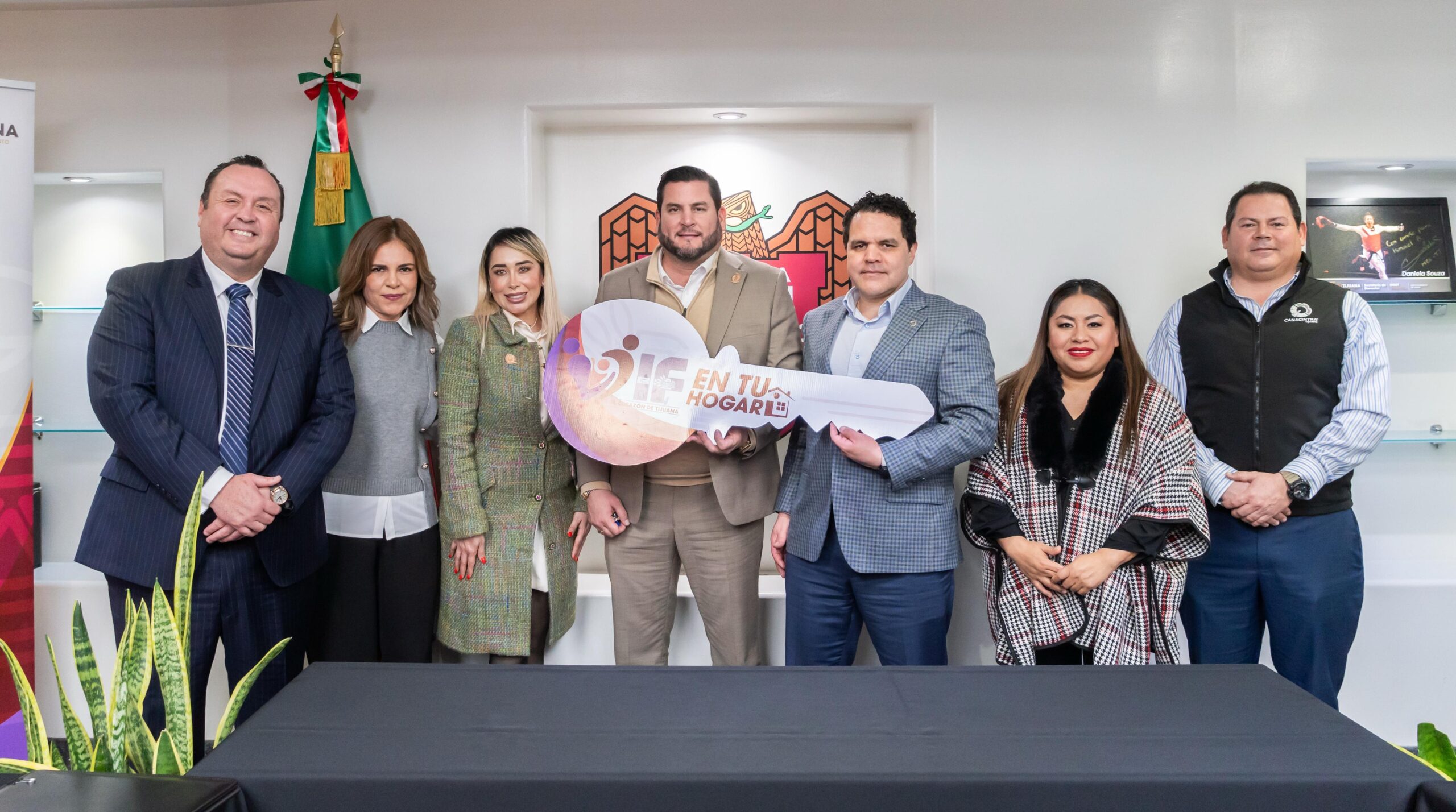 Suscribe presidente municipal Ismael Burgueño Ruiz convenio de colaboración DIF-Canacintra