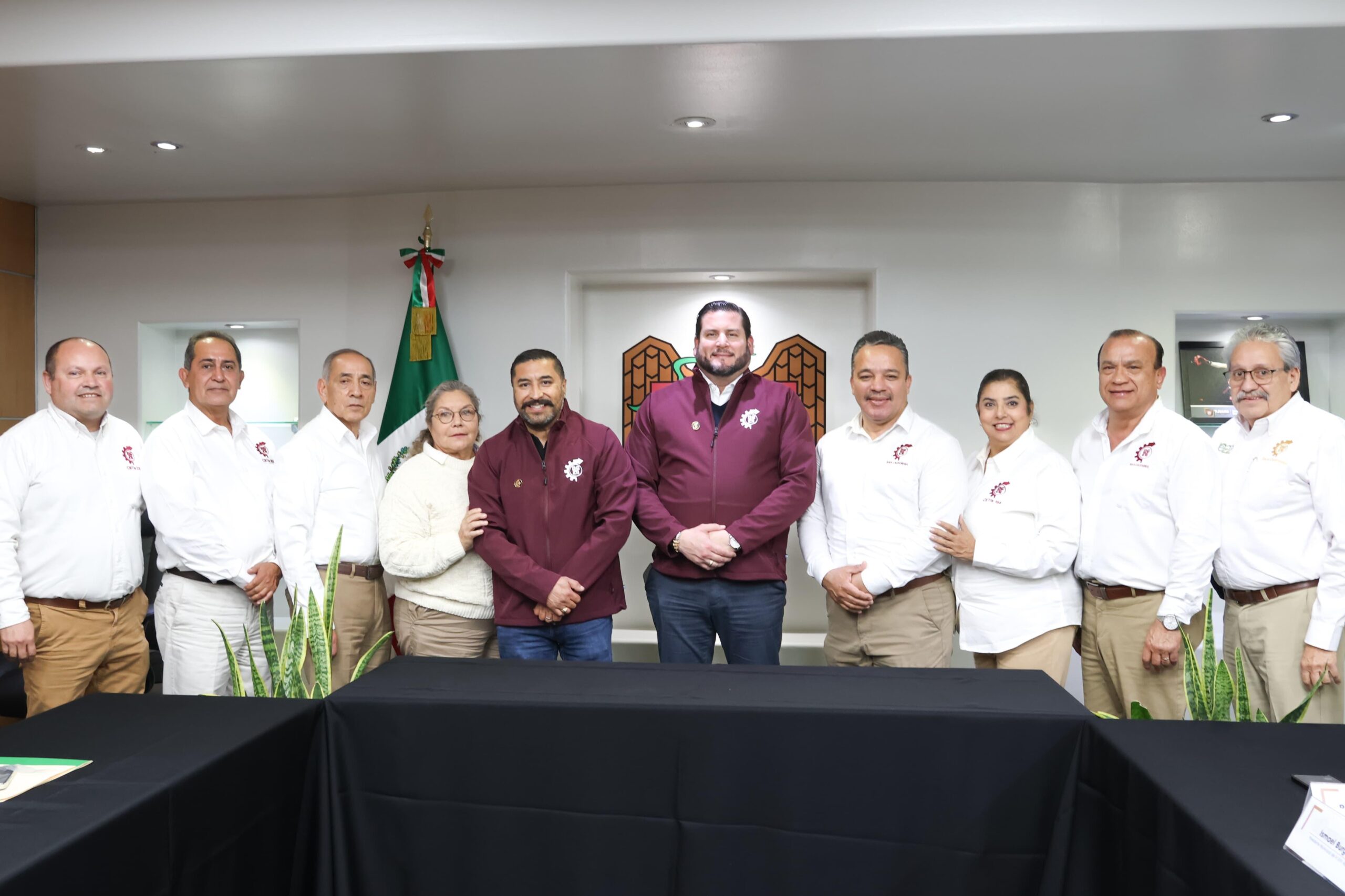 Sostiene alcalde Ismael Burgueño reunión con directores de planteles educativos de CETIS y CBTIS