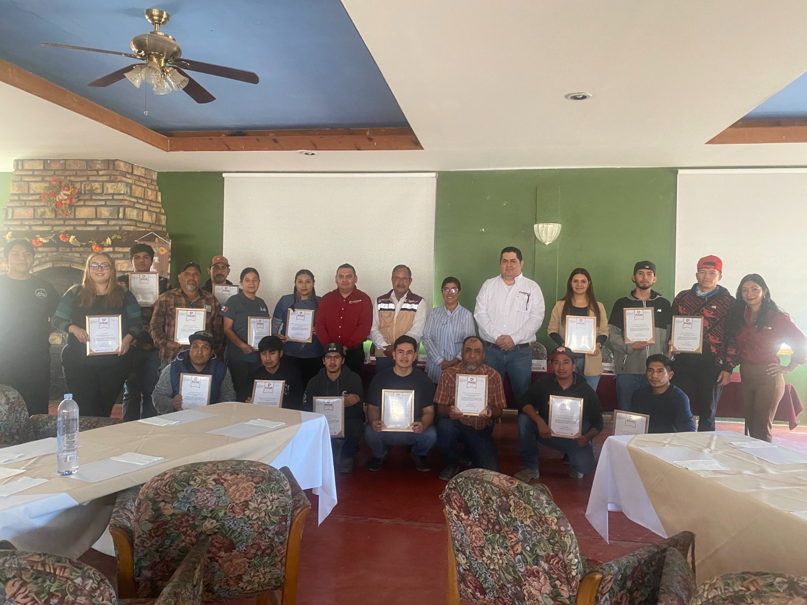 ENTREGA COEPRISBC RECONOCIMIENTOS A PLANTAS POTABILIZADORAS Y RESTAURANTES DE SAN QUINTIN