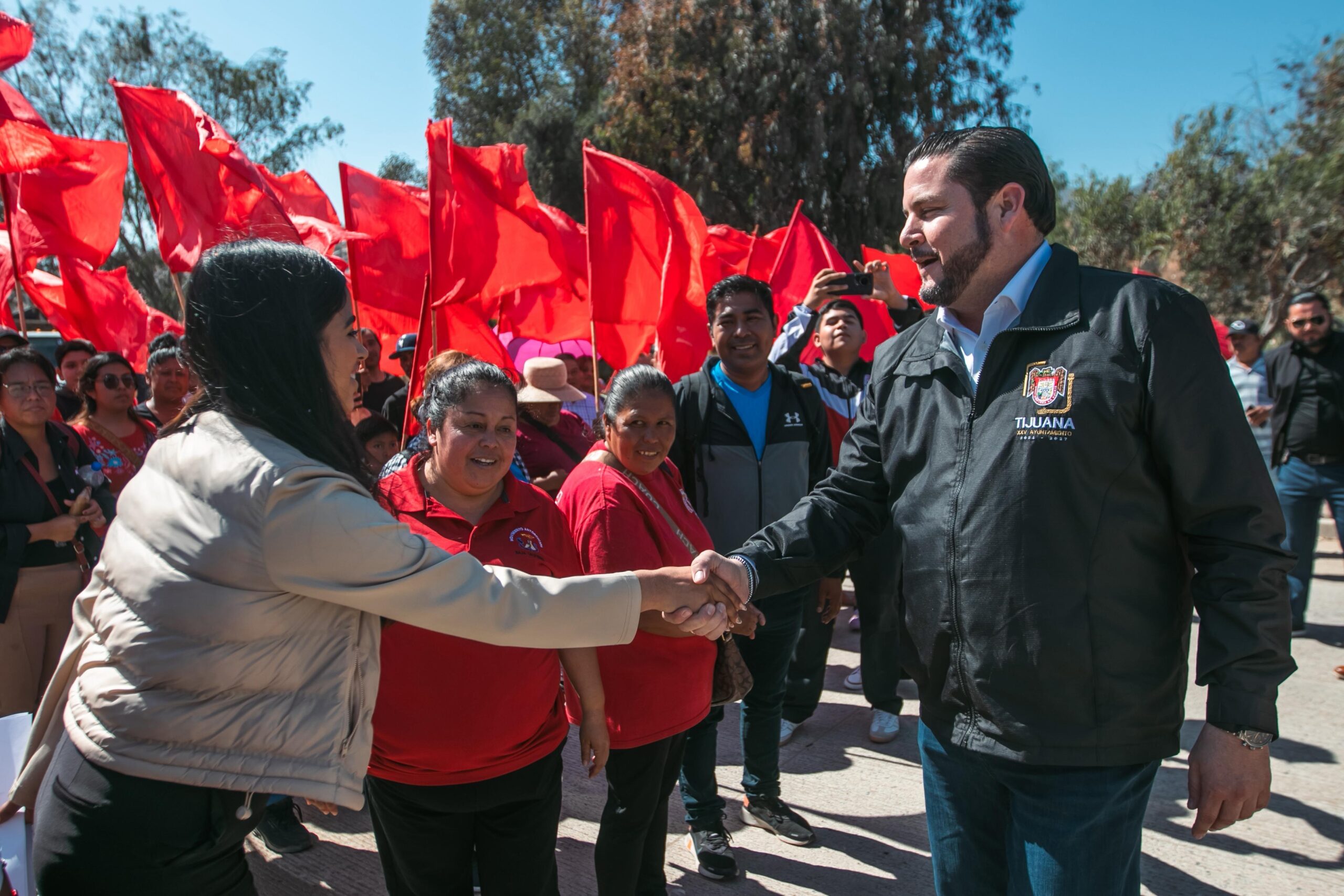 Constata Ismael Burgueño trabajos de mejoramiento urbano en la colonia Unión Antorchista 1