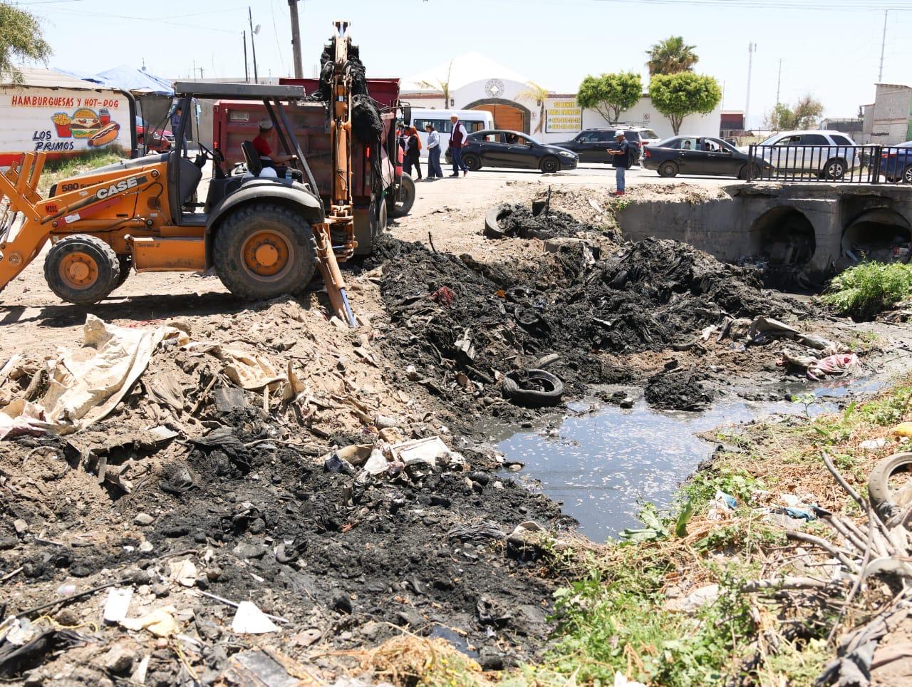Realiza Gobierno Municipal limpieza de pluvial en Ejido Matamoros como parte del programa ‘Tijuana: Ciudad Limpia’