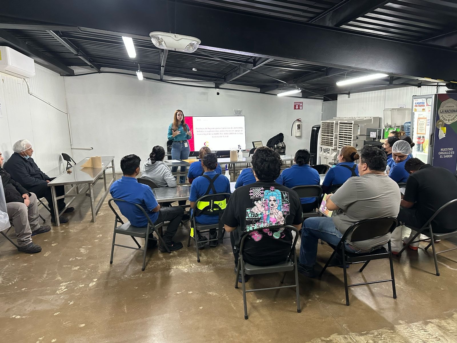CAPACITAN A EMPRESA QUE OTORGA EL SERVICIO DE COMEDORES INDUSTRIALES EN TIJUANA