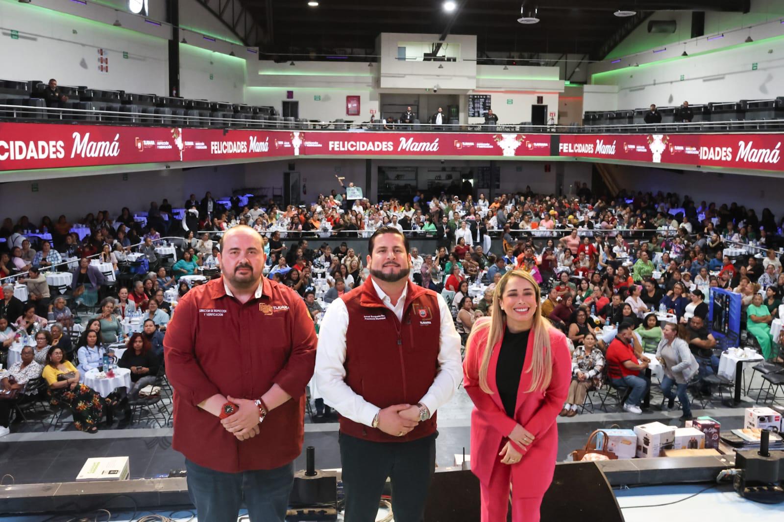 Celebra XXV Ayuntamiento de Tijuana a madres de familia líderes de comunidades