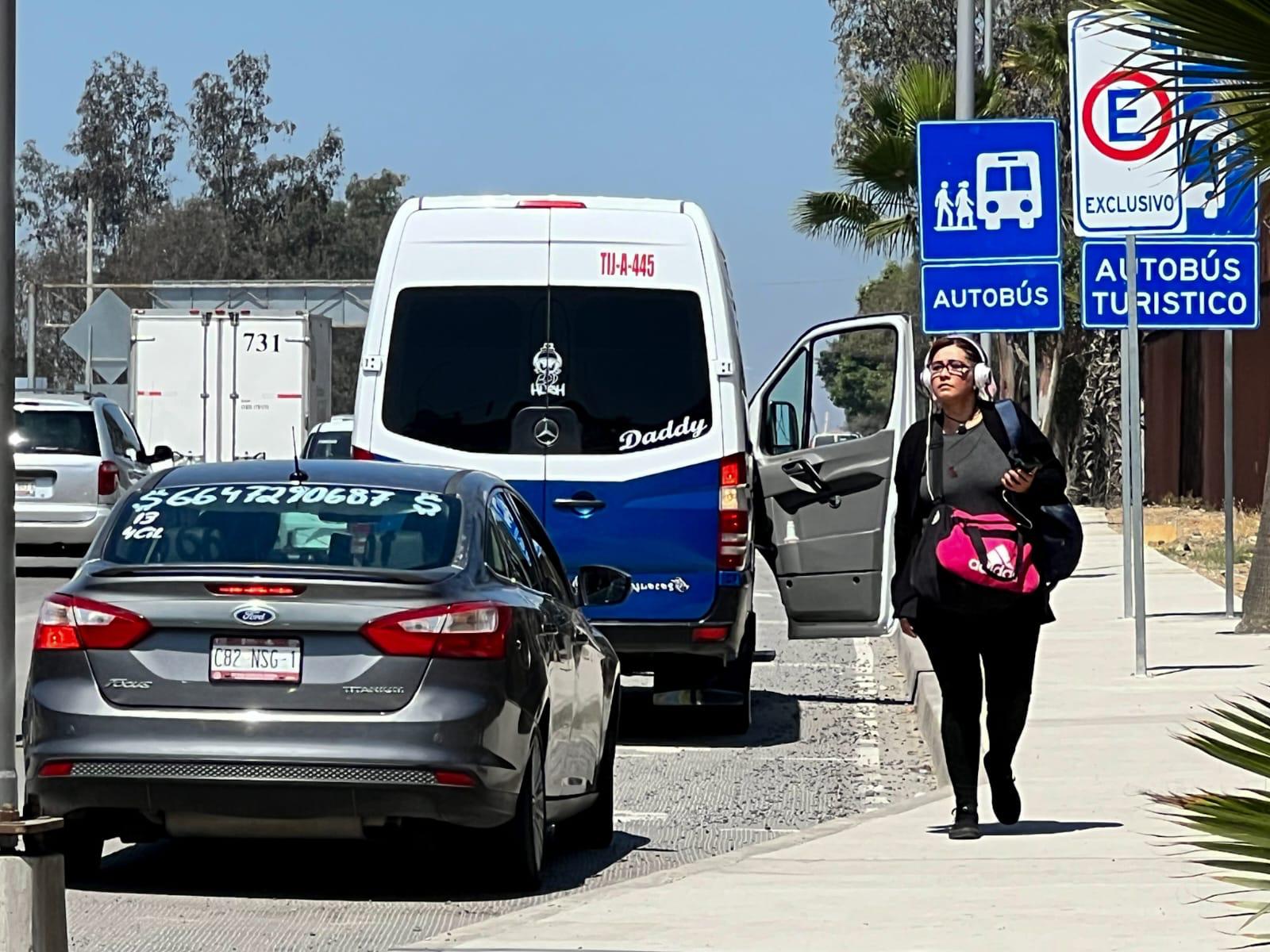 Refuerza Gobierno Municipal seguridad vial en zonas de transporte público en el Aeropuerto Internacional de Tijuana