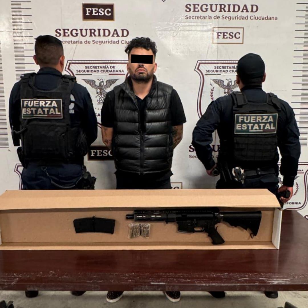FUERZA ESTATAL CAPTURA A HOMBRE ARMADO EN TIJUANA