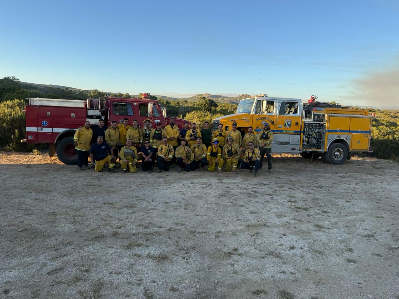 Suman esfuerzos Bomberos de Tijuana en el combate de incendios forestales en Tecate