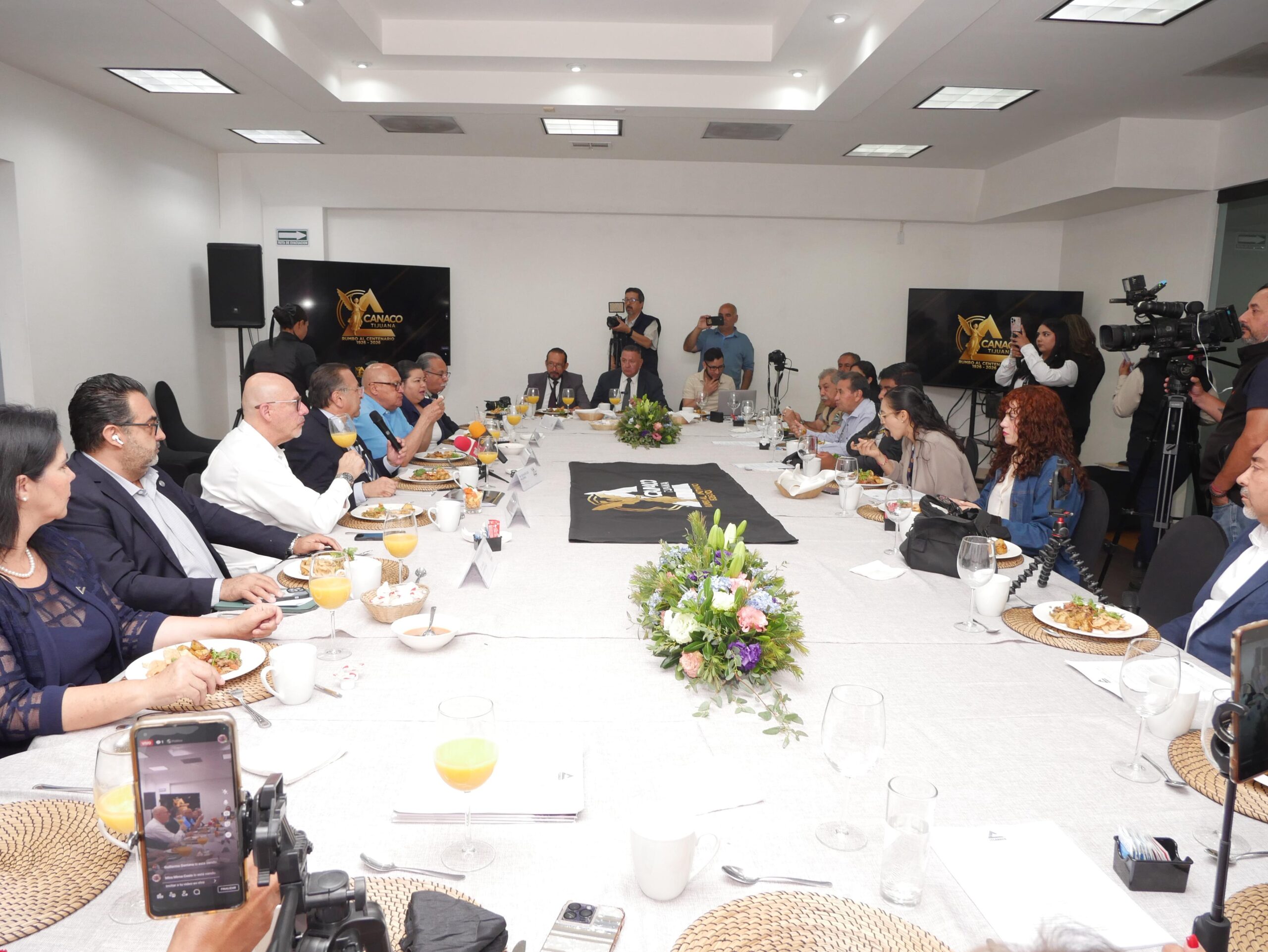 CANACO TIJUANA NO ESTÁ PARA IMPOSICIONES, SINO PARA SOLUCIONES: OLIVALDO PAZ