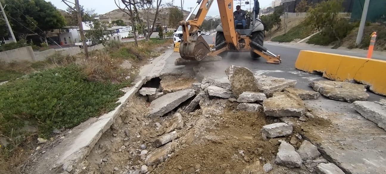 Realiza Gobierno Municipal trabajos de reparación de socavón en la Delegación Playas de Tijuana