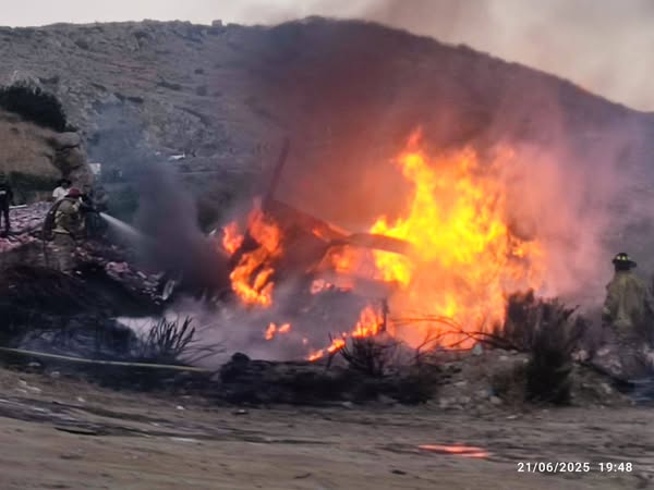 Chófer de trailers pierde la vida sobre carretera federal