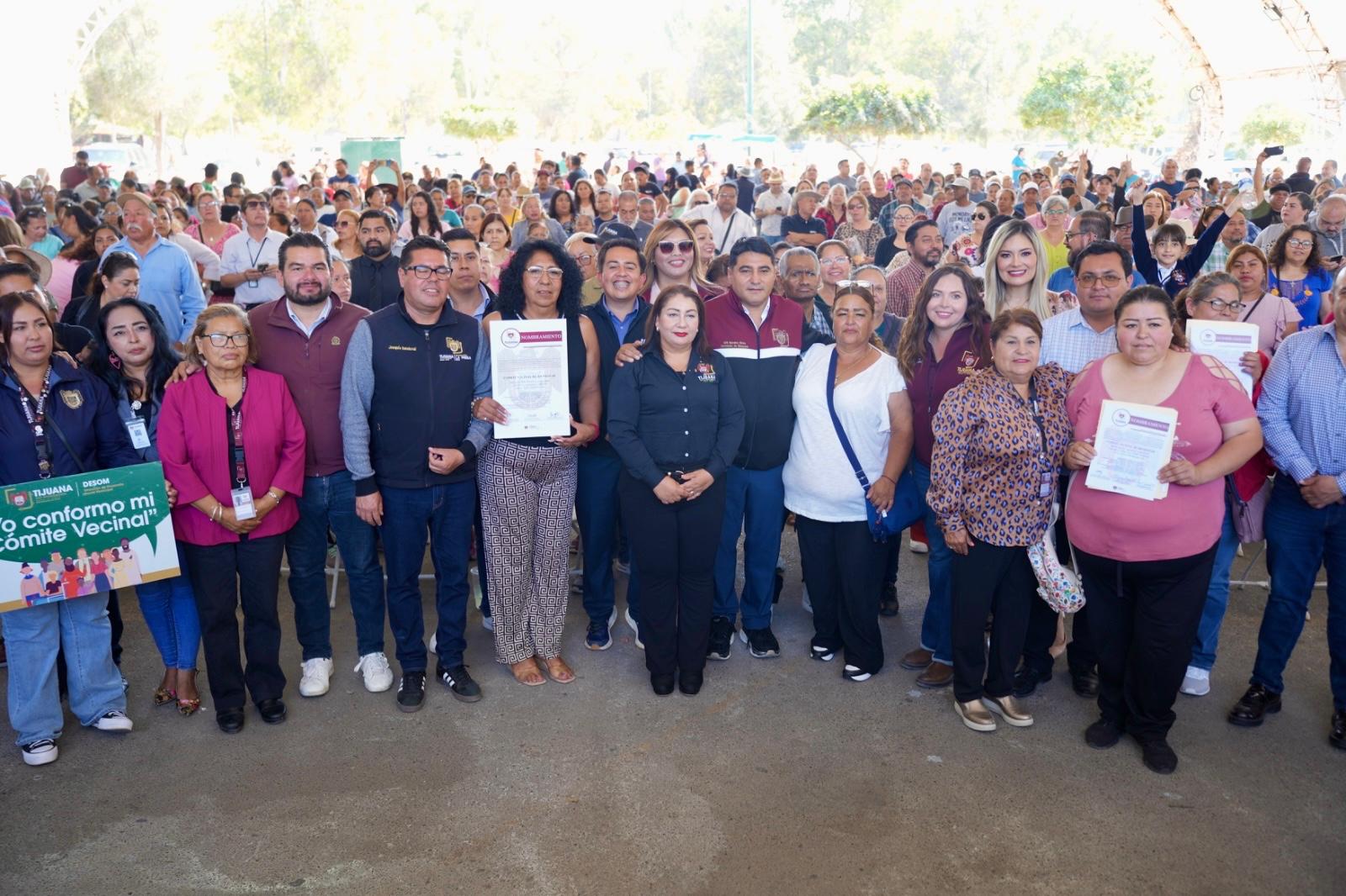 Entrega XXV Ayuntamiento de Tijuana 366 constancias a representantes de Comités Vecinales