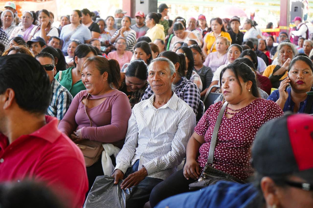 Gobernador Durazo respalda economía de más de 13 mil familias vulnerables con entrega de apoyos directos