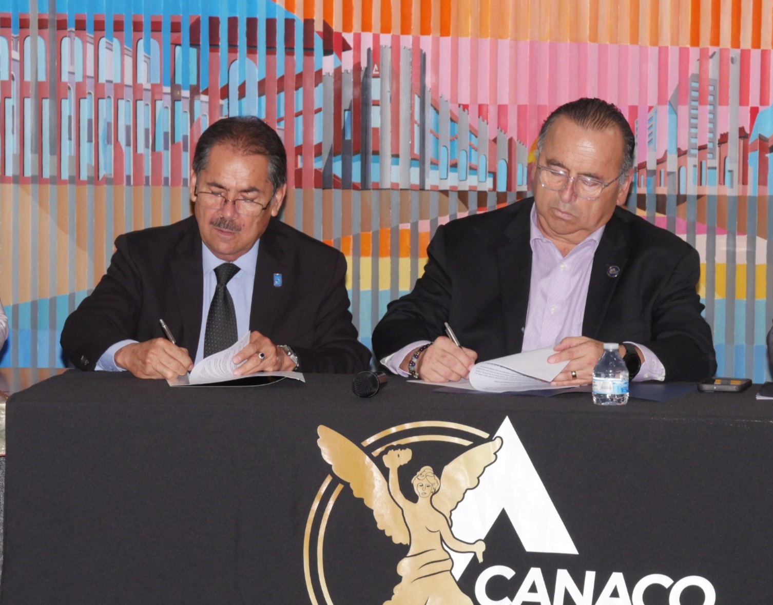 CANACO TIJUANA Y UNIVERSIDAD CENYCA FIRMAN CONVENIO FLEXIBLE E INNOVADOR