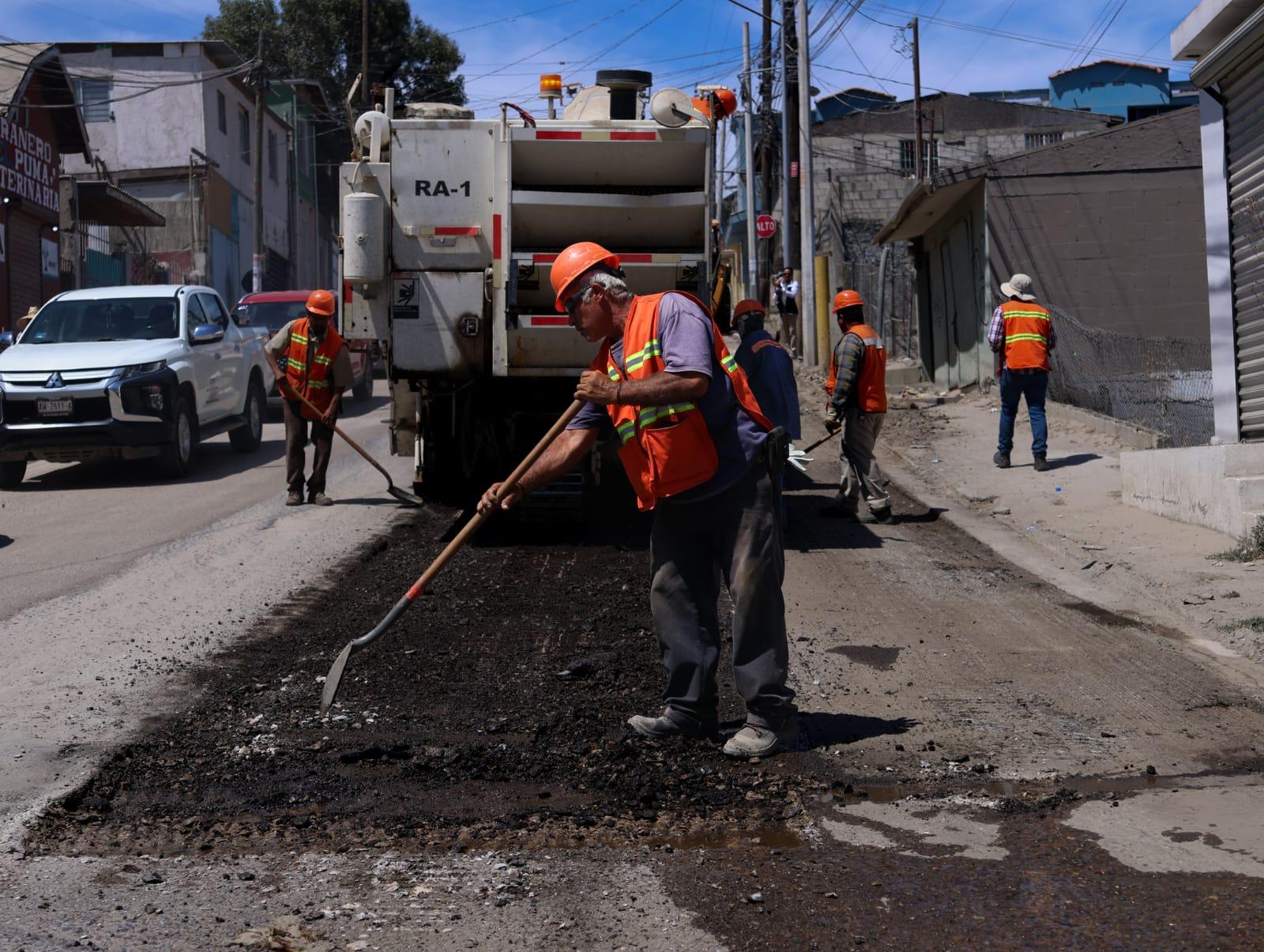 Arranca Gobierno Municipal de Tijuana obra de bacheo y reencarpetado en la Delegación Sánchez Taboada