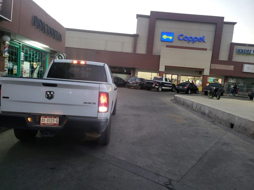 MOVILIZACIÓN POLICIACA TRAS ASALTO A COPPEL