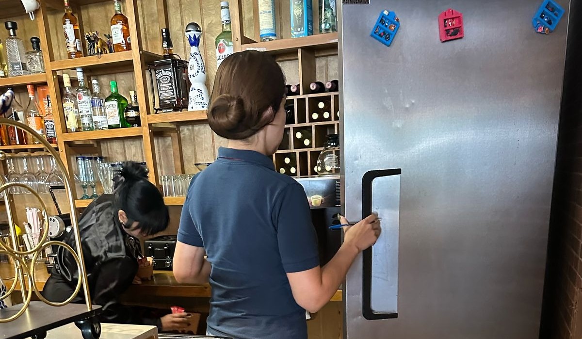 CAPACITAN A EMPLEADOS DE HOTEL ANTE LA TEMPORADA VACACIONAL