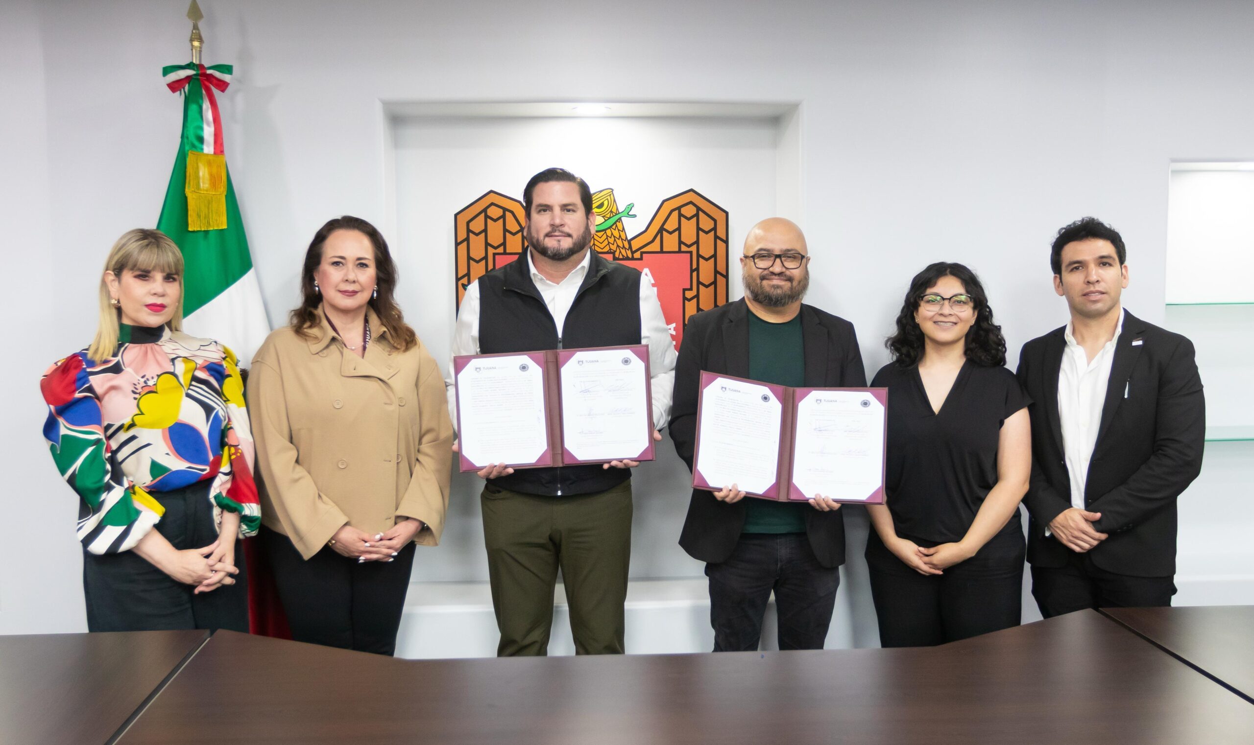 Celebra Ismael Burgueño firma de convenio con el Observatorio Centro de Estudios Cinematográficos