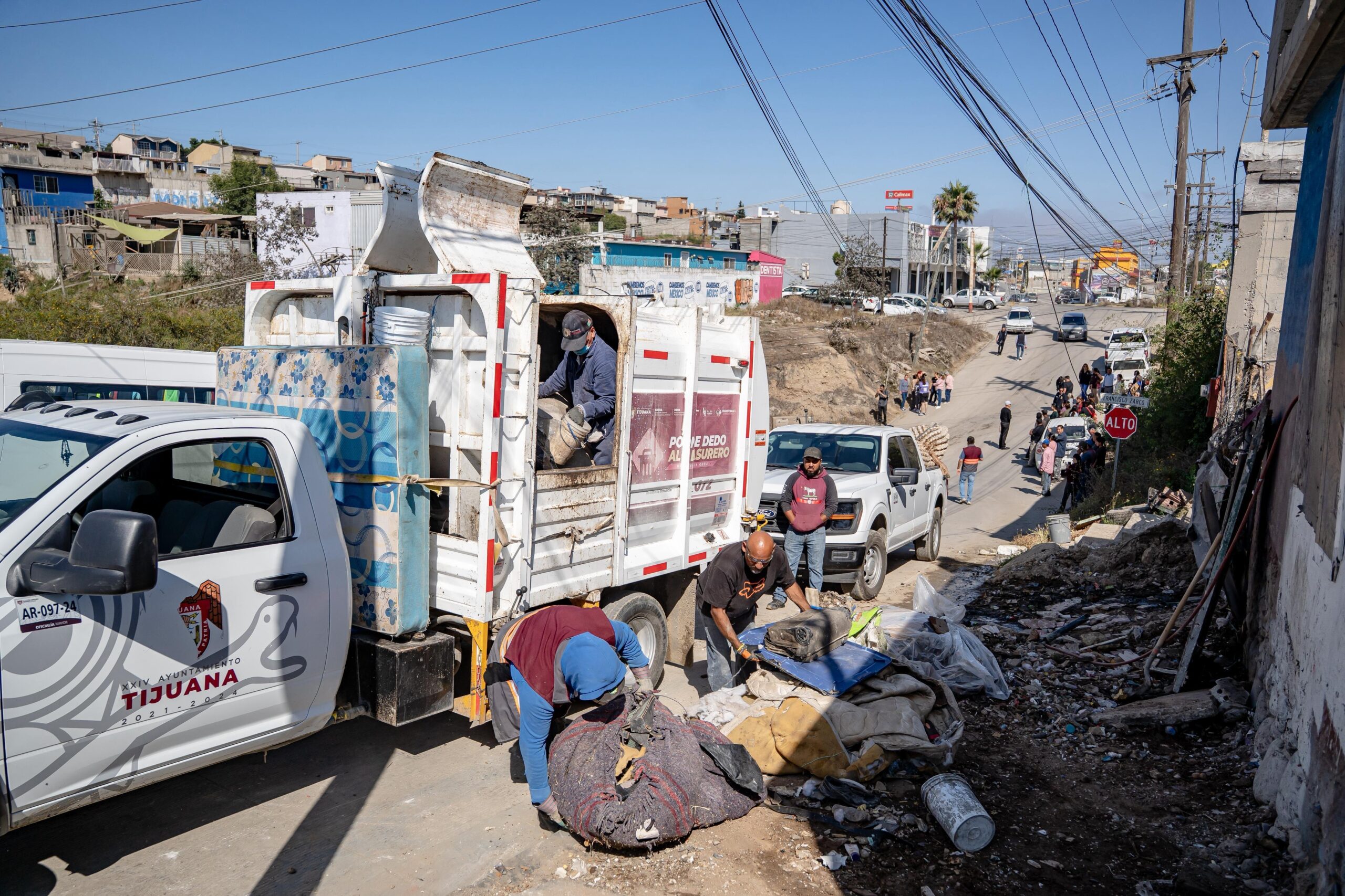 Mejora ‘Tijuana: Ciudad Limpia’ calles y servicios en las colonias Xicoténcatl Leyva y Patriotismo