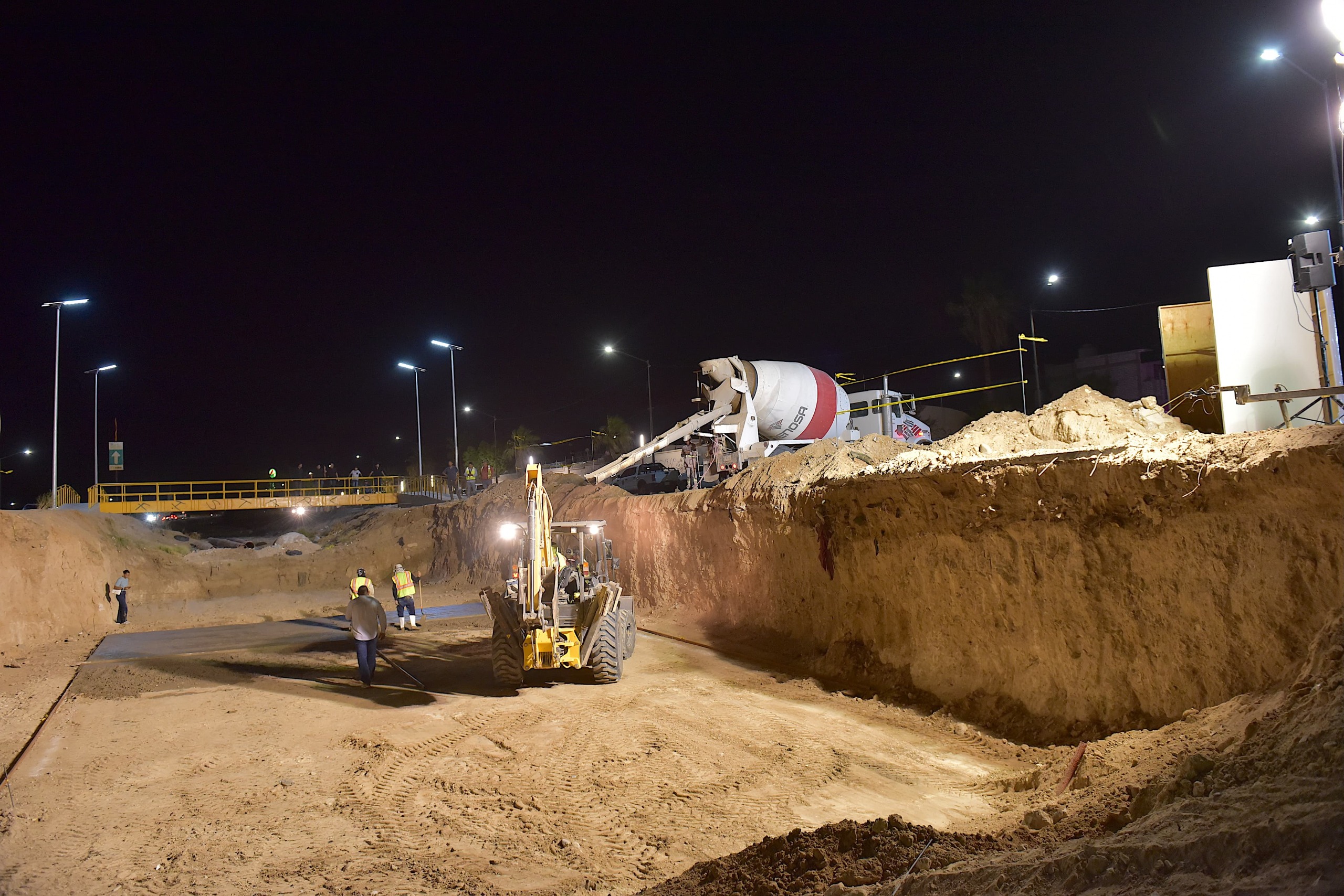 Puente peatonal y vehicular en Puerta del Rey