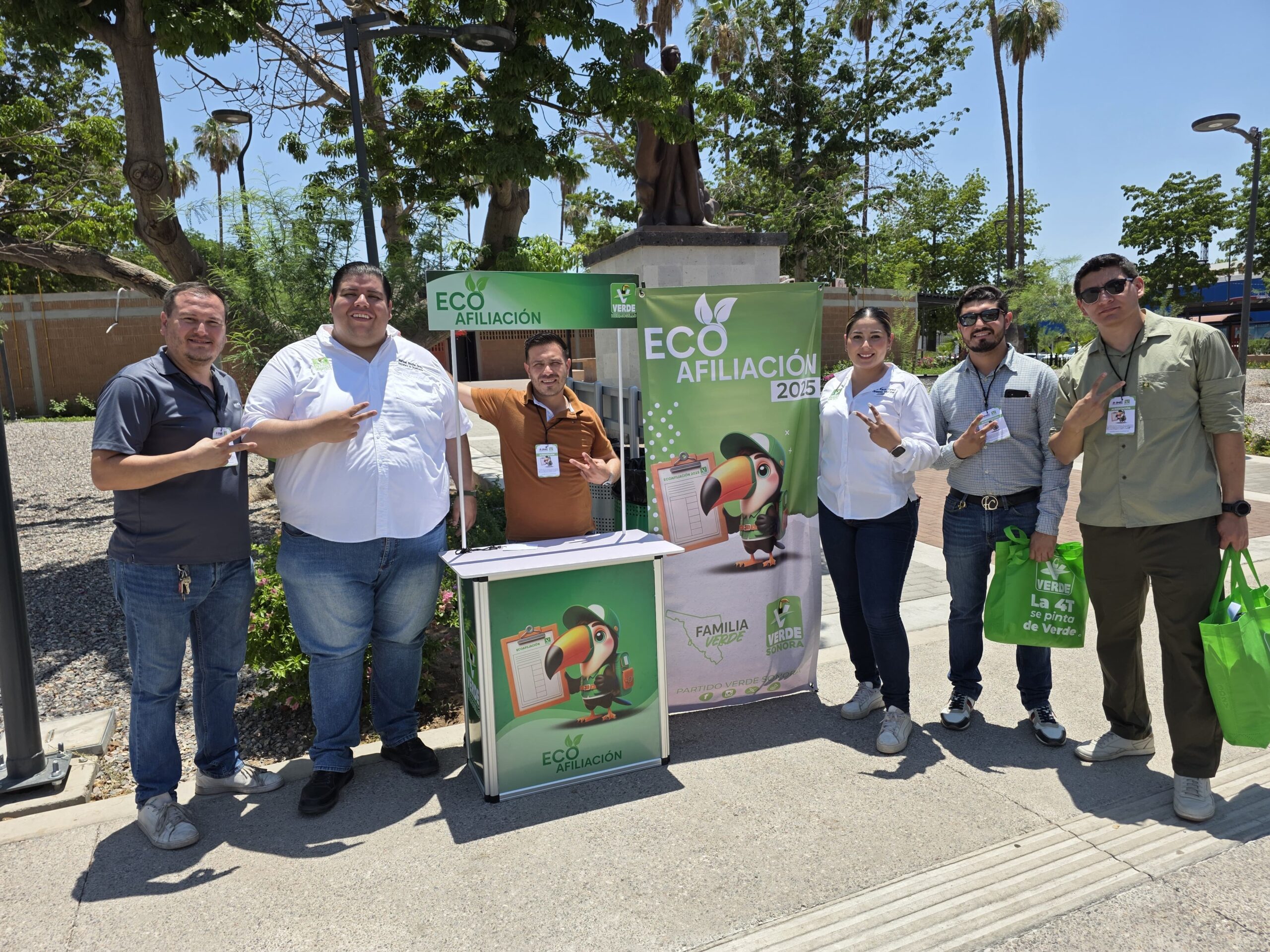 Instala Partido Verde un módulo de “Ecoafiliación” en el Jardín Juárez