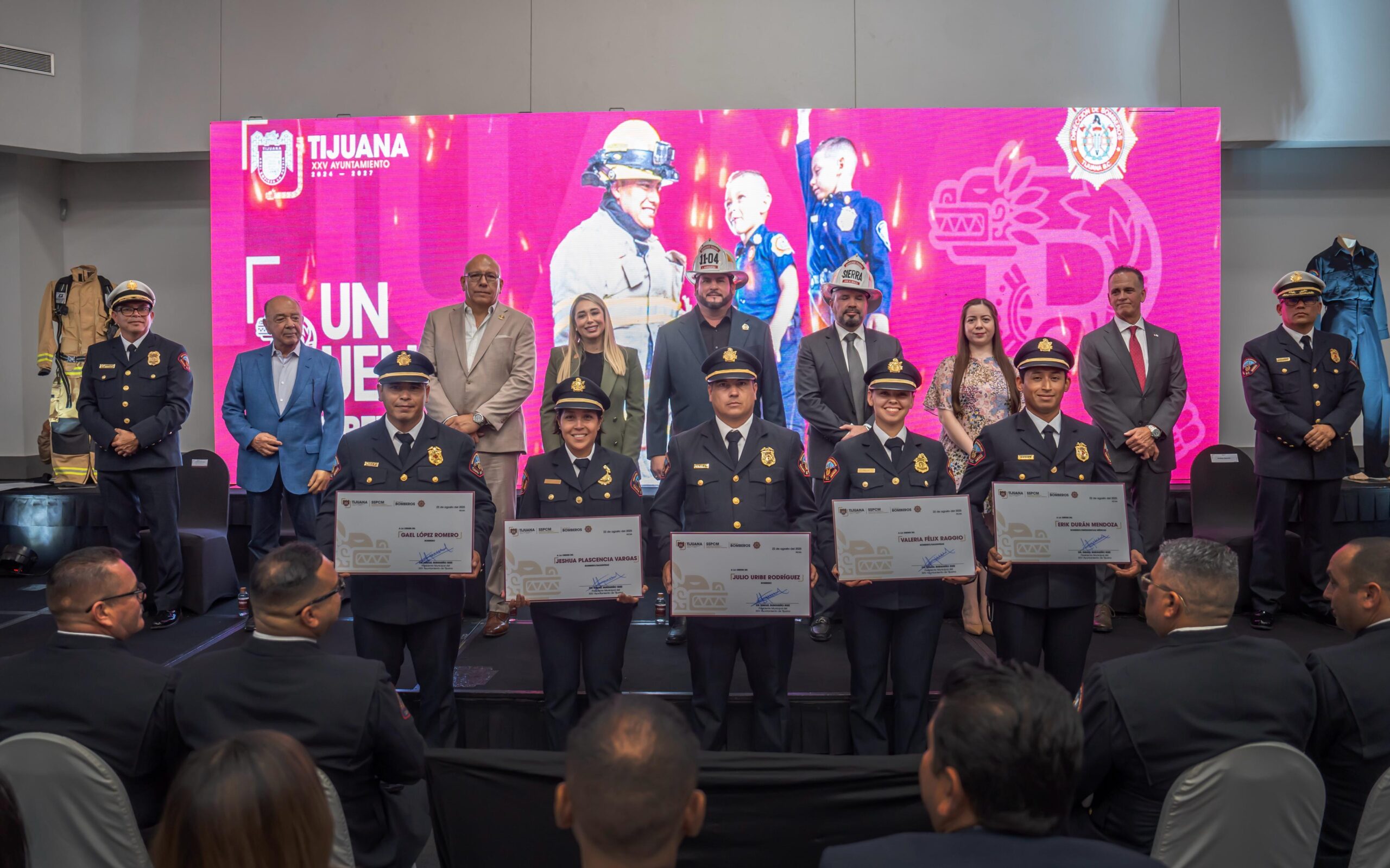 Reconoce Ismael Burgueño labor heroica del Cuerpo de Bomberos de Tijuana