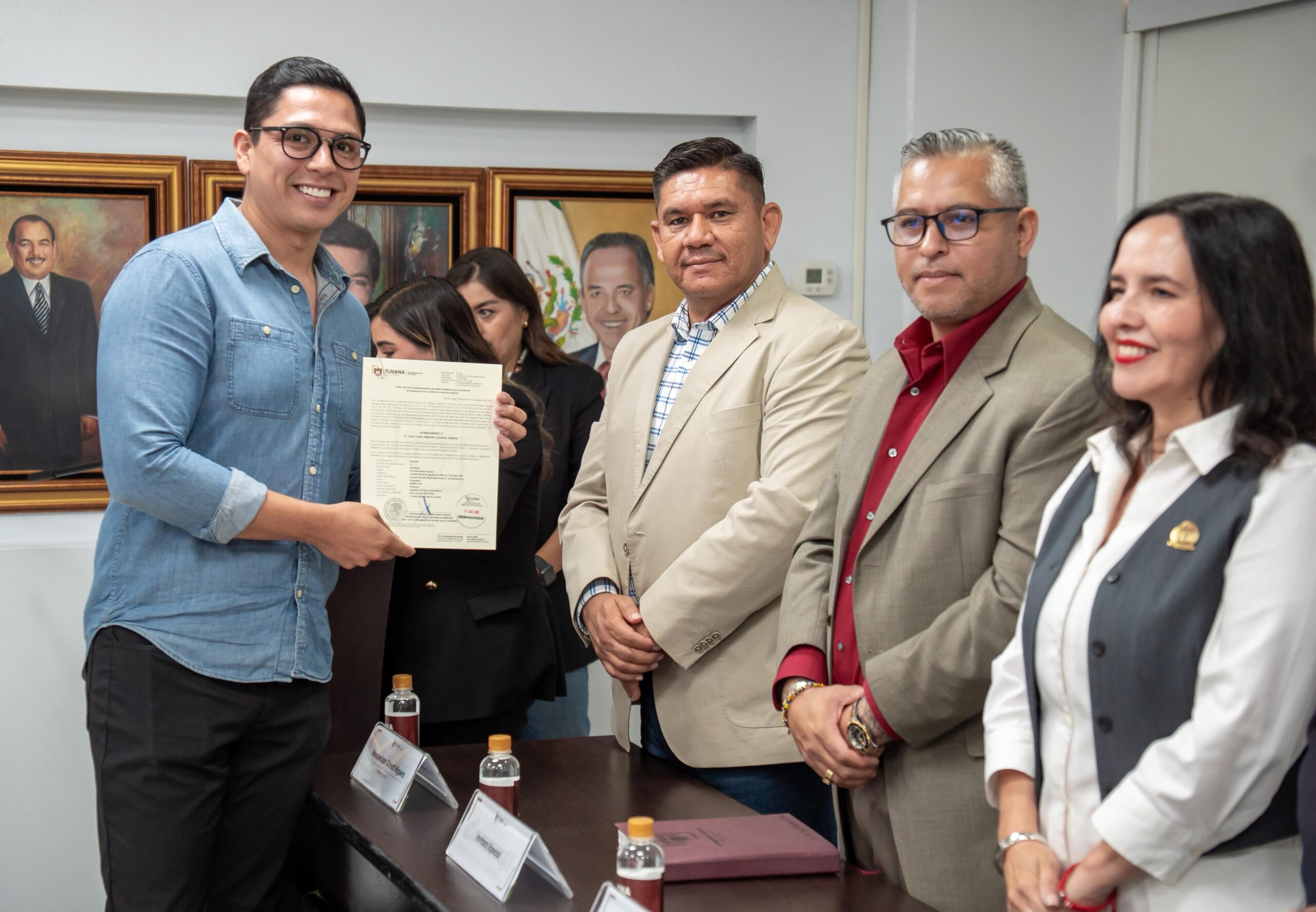 Asigna Gobierno de Ismael Burgueño plazas a maestras y maestros del Sistema Educativo Municipal