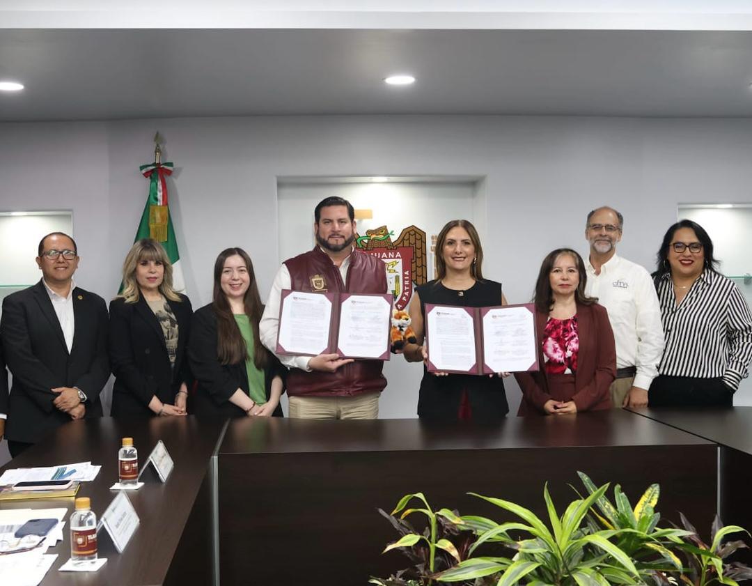 Celebra Ismael Burgueño convenio de colaboración con Cetys Universidad en apoyo a la educación