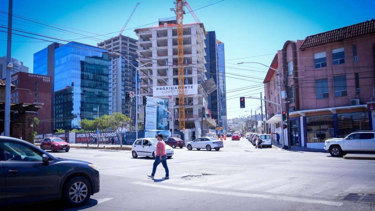 INVITAN URBANISTAS A CAMINAR PARA UNA MEJOR CULTURA VIAL