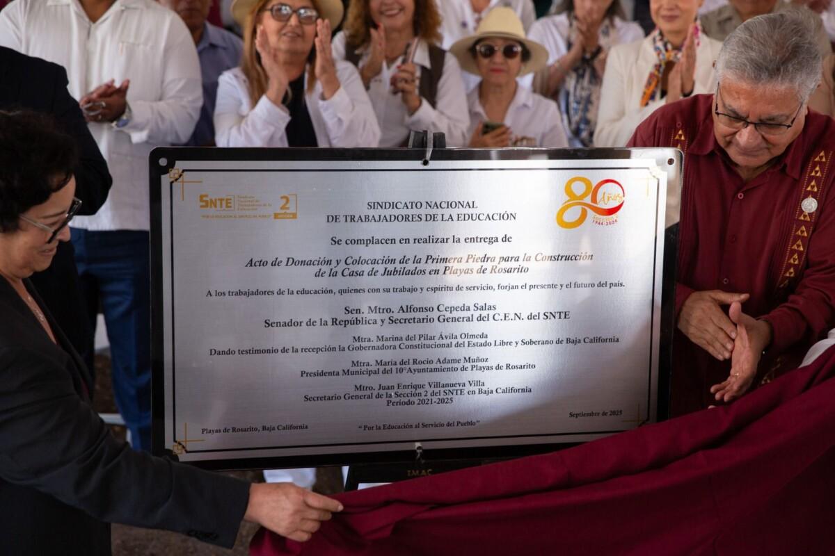 Rocío Adame concreta la donación para construir la Casa del Jubilado del SNTE