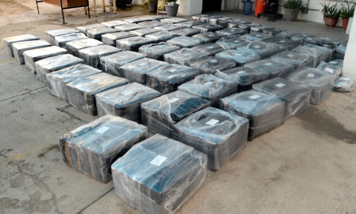 FGR OBTIENE VINCULACIÓN A PROCESO POR TRANSPORTE DE CERCA DE TONELADA Y MEDIA DE CLORHIDRATO DE METANFETAMINA. PESE A TODO EL NARCO EN AUGUE