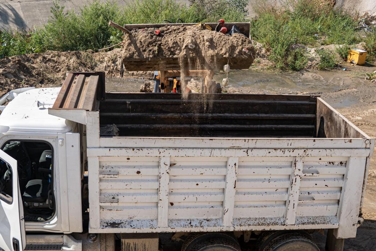 Refuerza Gobierno Municipal labores de limpieza en desarenadores y pluviales en La Mesa y Otay Centenario