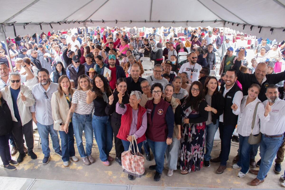 Rocío Adame acerca servicios y obras a Colinas del Sol.