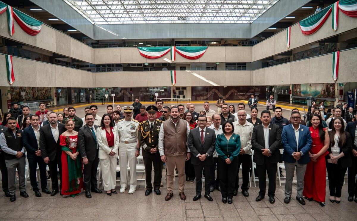 Encabeza Ismael Burgueño ceremonia conmemorativa por el 215 Aniversario de la Independencia de México