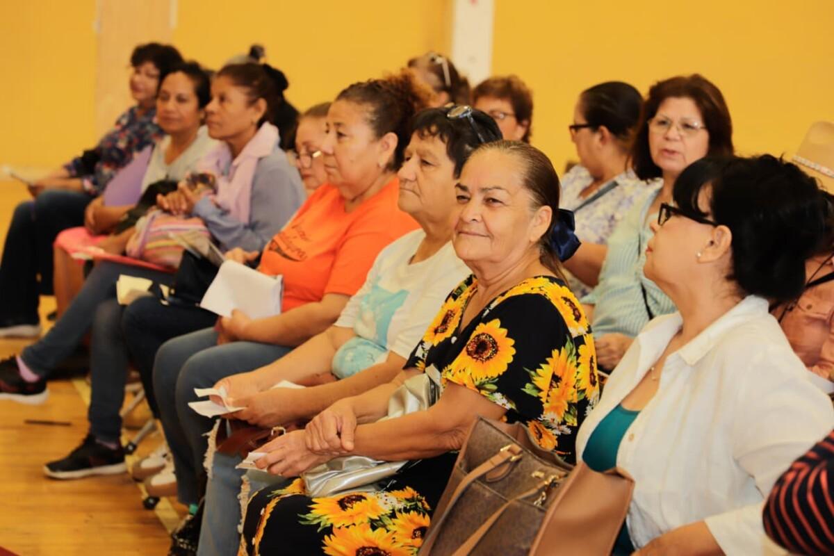 Mujeres de Sonora reciben la Pensión Mujeres Bienestar
