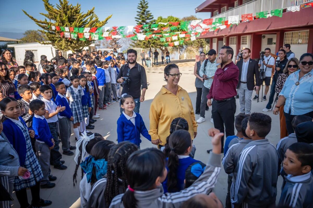 Rocío Adame impulsa la prevención en la salud de la niñez con campaña masiva de fumigación en escuelas