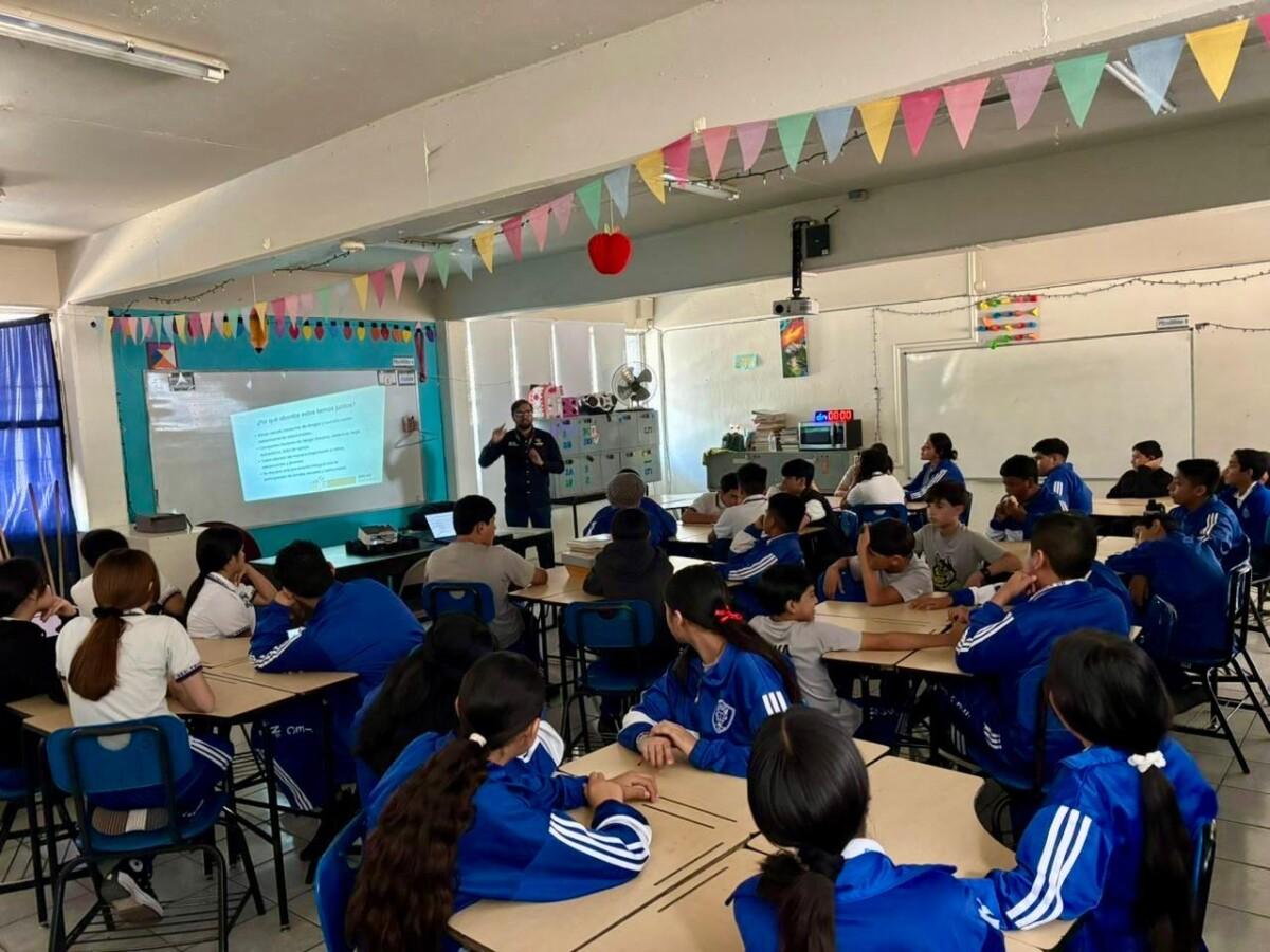 Beneficia Gobierno Municipal a más de mil estudiantes con maratón de pláticas preventivas