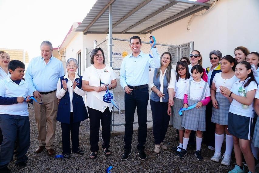 Fortalece Gobierno de Sonora alianzas estratégicas en beneficio de la educación: SEC• Club Rotario Hermosillo Del Sol realizó donación de planta purificadora.