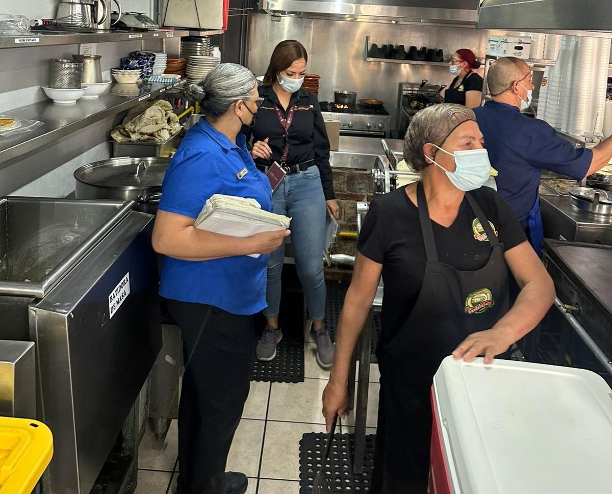 COEPRIS BC IMPULSA BUENAS PRÁCTICAS SANITARIAS EN VENTA DE ALIMENTOS PARA PROTEGER LA SALUD DE LA POBLACIÓN