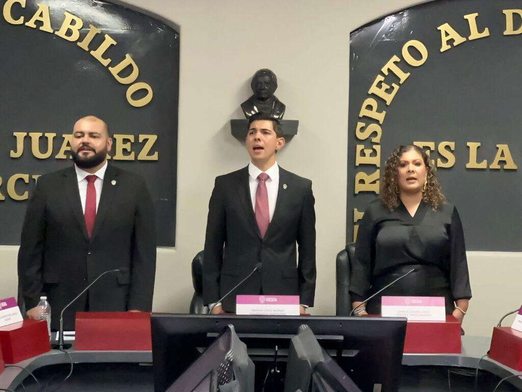 PRESUME ROMAN COTA HACER MÁS EN UNO QUE EN 3 AÑOS