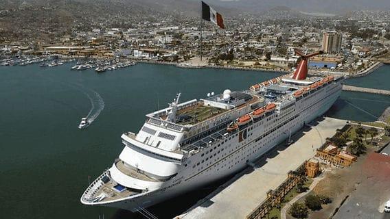 Llaman a convertir la llegada de cruceros turísticos en estadías terrestres: Andrés Martínez Bremer