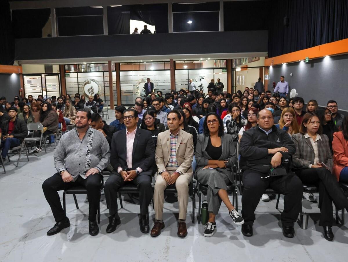 Participa alcalde Ismael Burgueño en diálogo con la comunidad estudiantil de la Universidad de las Californias Internacional