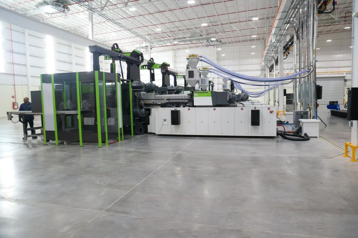 Logra Gobernador Durazo inversión de 700 millones en Nogales con expansión de nueva planta de Masterlock