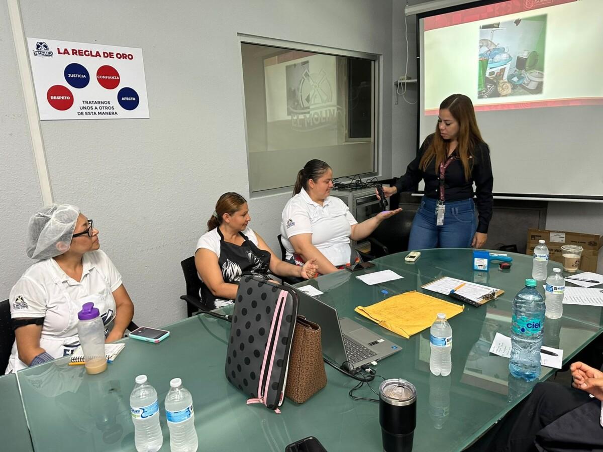 PASTELERÍA CUMPLE CON LA CAPACITACIÓN A SUS EMPLEADOS EN NORMATIVIDAD SANITARIA