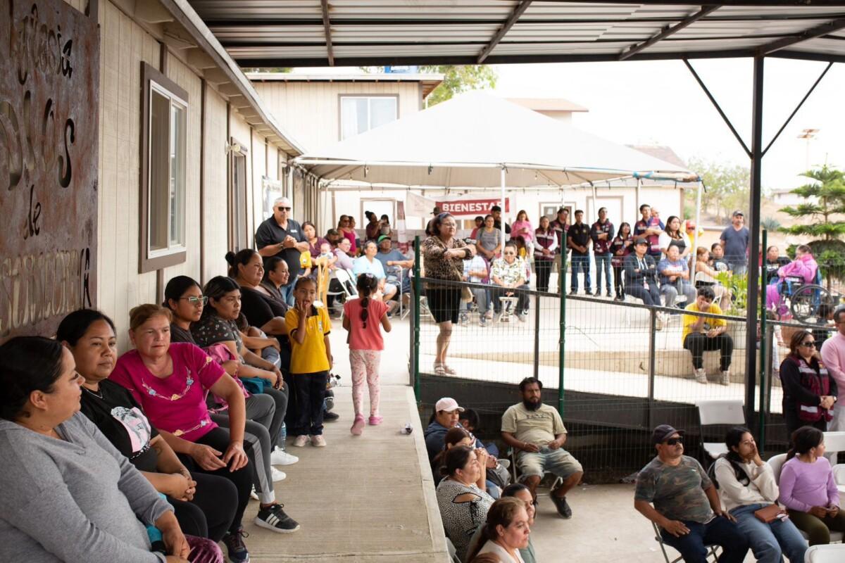 Rocío Adame acerca servicios y programas a familias de Rancho 40