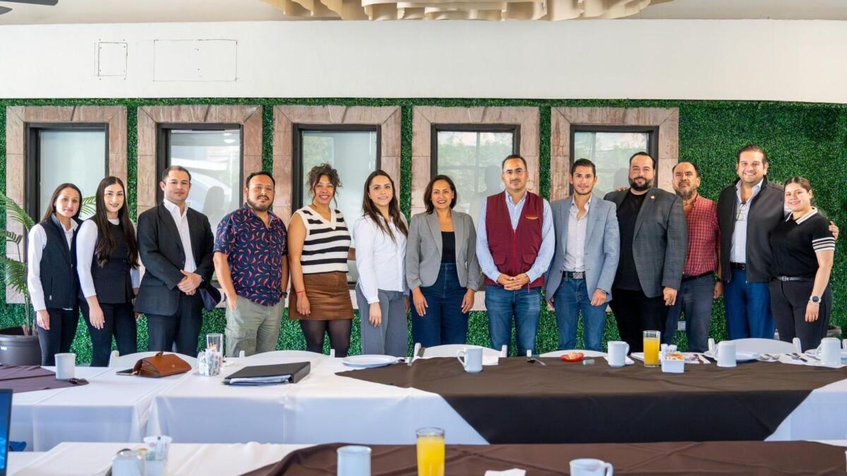 FORTALECEN TRABAJO EN EQUIPO Y ATENCIÓN AL CLIENTE EN SECTOR RESTAURANTERO CON EL CURSO “LIDERAZGO QUE TRANSFORMA”