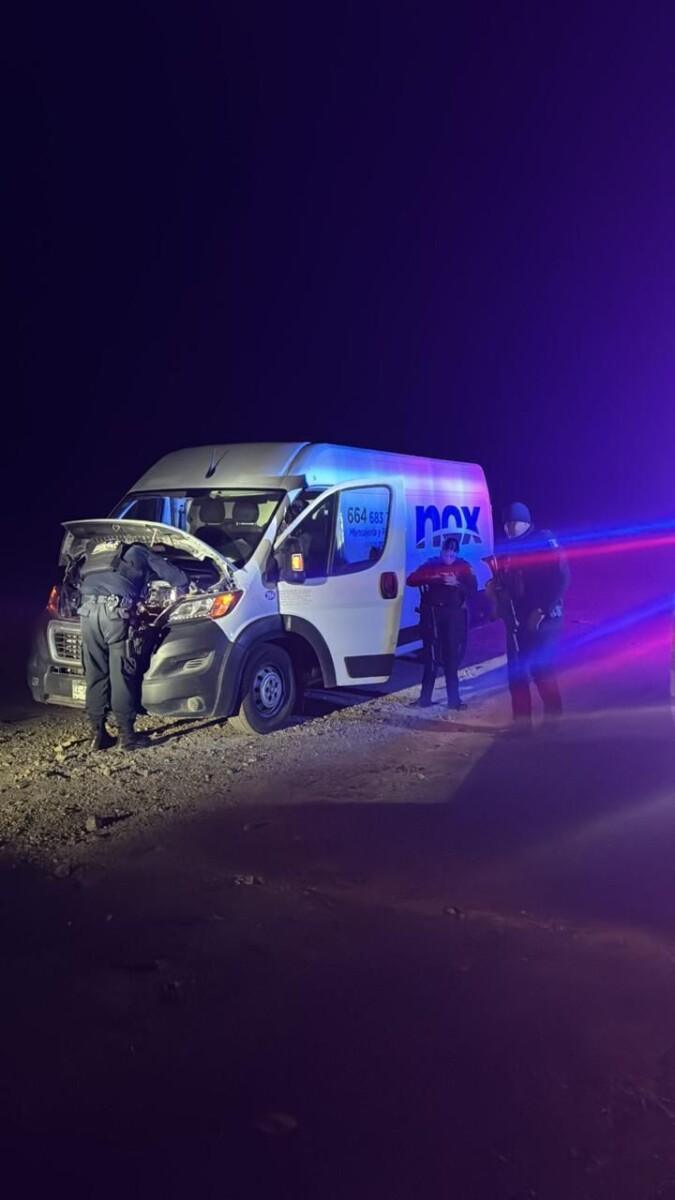 FUERZA ESTATAL AUXILIA A CONDUCTOR Y LOCALIZA VEHÍCULO REPORTADO COMO EXTRAVIADO EN SAN QUINTÍN