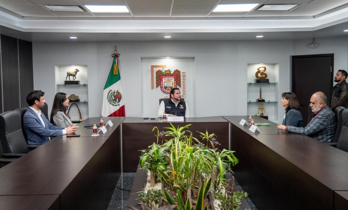 Firma Ismael Burgueño convenio de colaboración con el Colegio Nacional para fortalecer la cultura en Tijuana