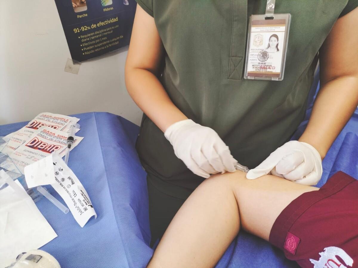 SE BENEFICIAN ESTUDIANTES DEL CESUN CON APLICACIÓN DE IMPLANTES SUBDÉRMICOS